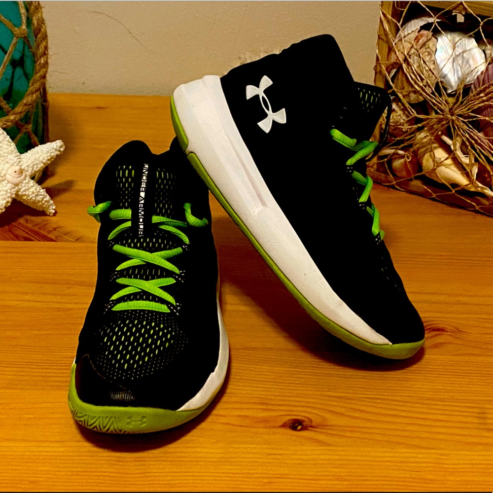 Under Armour Youth Hi Top Shoes